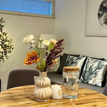 Cozy Near Helsinki-vantaa Airport 아파트 *