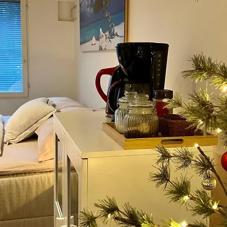 Cozy Near Helsinki-vantaa Airport 아파트 *